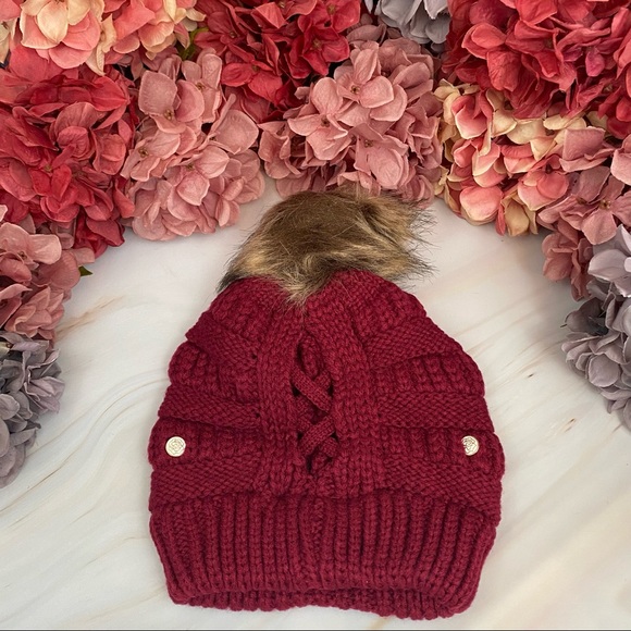 Red Knit Criss Cross Ponytail Pom Pom Beanie - Picture 10 of 15